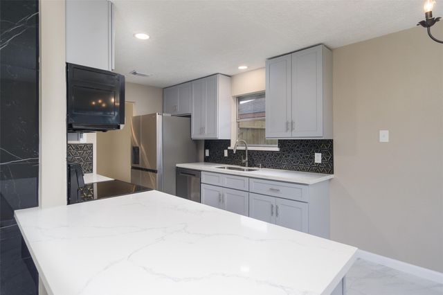 16450 Parksley Drive, Houston, TX 77059