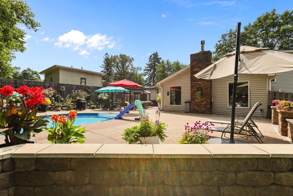 283 Capitol View Avenue, Roseville, MN 55113 — photo 5