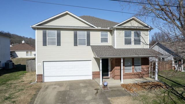 2131 Carlton Ln, Thompsons Station, TN 37179