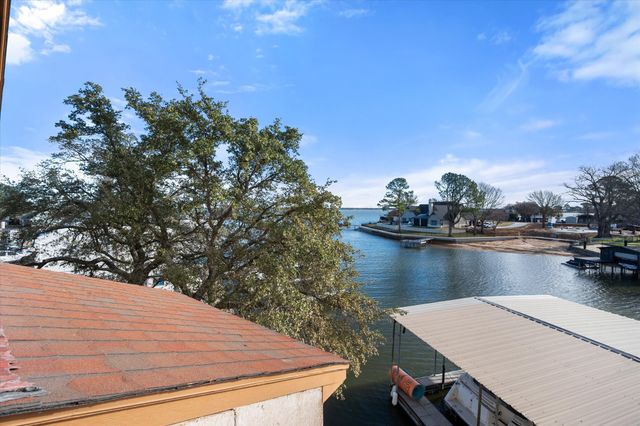 1933 Island Circle A201, Tool, TX 75143