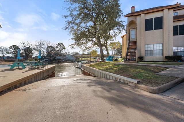 1933 Island Circle A201, Tool, TX 75143