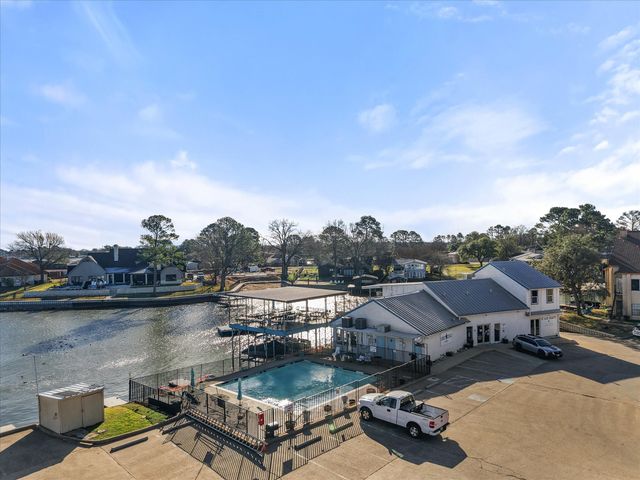 1933 Island Circle A201, Tool, TX 75143