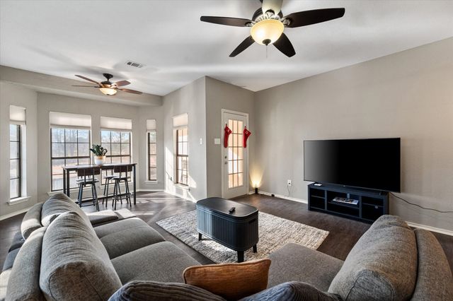 1933 Island Circle A201, Tool, TX 75143