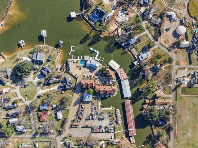 1933 Island Circle A201, Tool, TX 75143