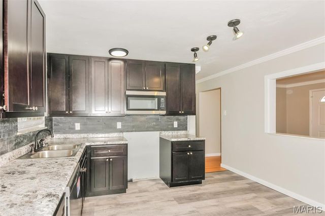 535 Ryan Drive, Hazelwood, MO 63031