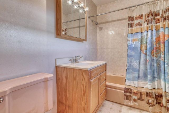 2880 S 98th STREET, West Allis, WI 53227