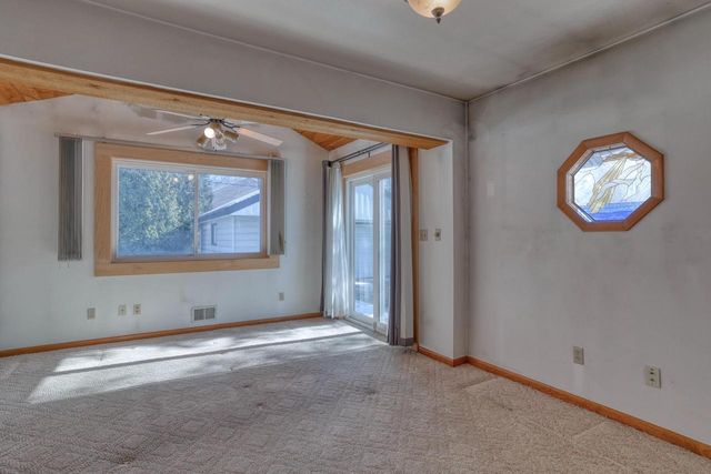 2880 S 98th STREET, West Allis, WI 53227