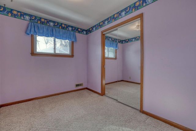 2880 S 98th STREET, West Allis, WI 53227