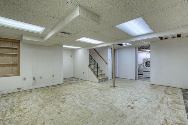 2880 S 98th STREET, West Allis, WI 53227