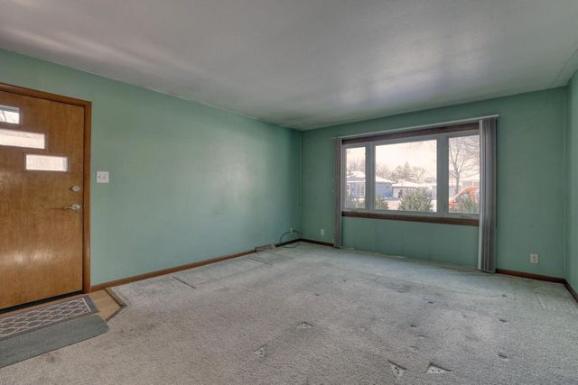 2880 S 98th STREET, West Allis, WI 53227