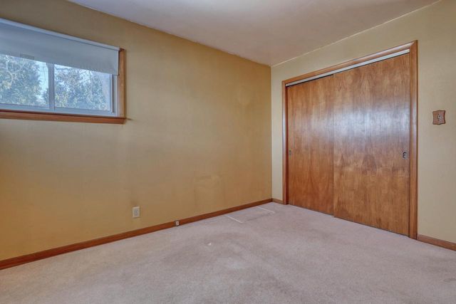 2880 S 98th STREET, West Allis, WI 53227