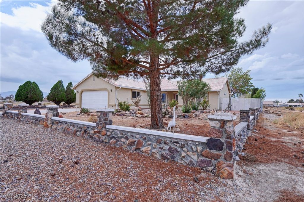 1320 Whitman Avenue, Pahrump, NV 89048