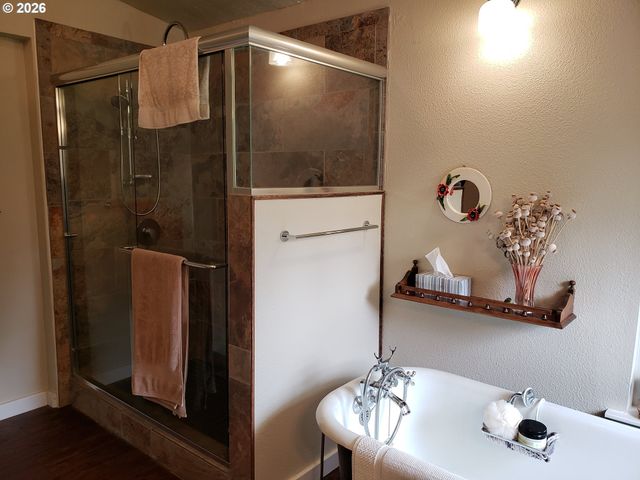 86449 CROFT LAKE Ln, Bandon, OR 97411