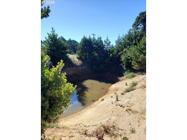 86449 CROFT LAKE Ln, Bandon, OR 97411