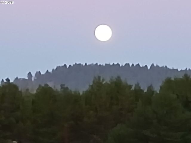 86449 CROFT LAKE Ln, Bandon, OR 97411