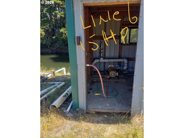 86449 CROFT LAKE Ln, Bandon, OR 97411