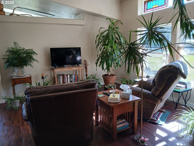 86449 CROFT LAKE Ln, Bandon, OR 97411