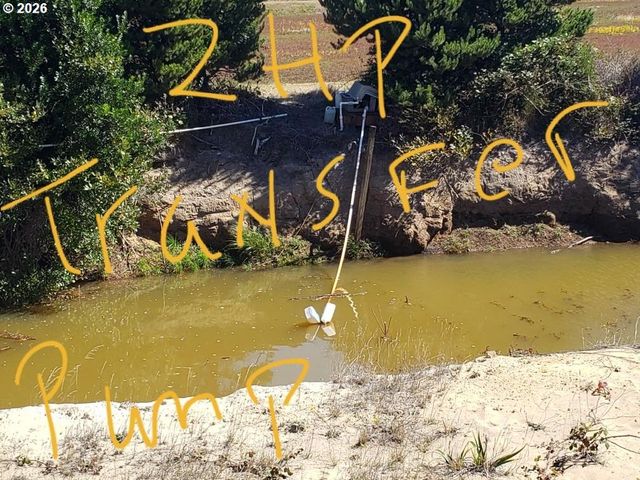 86449 CROFT LAKE Ln, Bandon, OR 97411