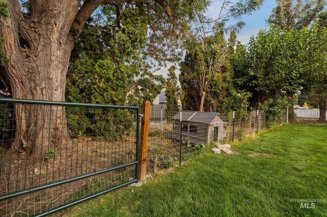 20 N Jefferson St, Nampa, ID 83651