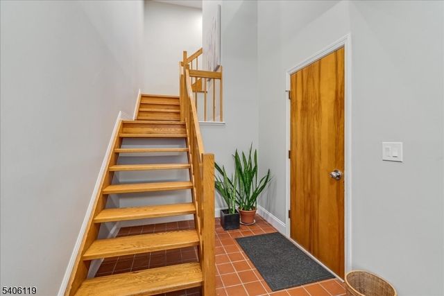 9 Cerone Ct, West Orange Twp., NJ 07052