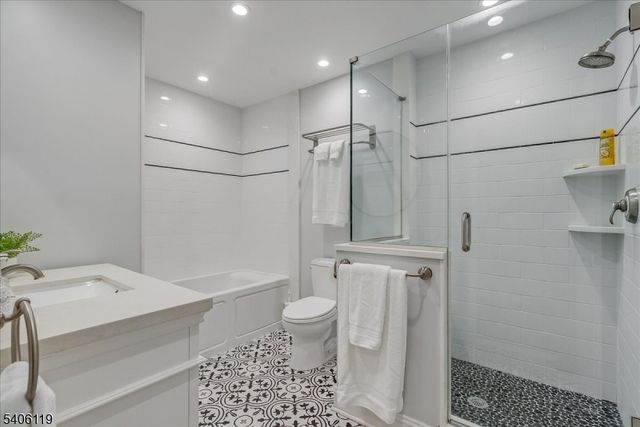 9 Cerone Ct, West Orange Twp., NJ 07052