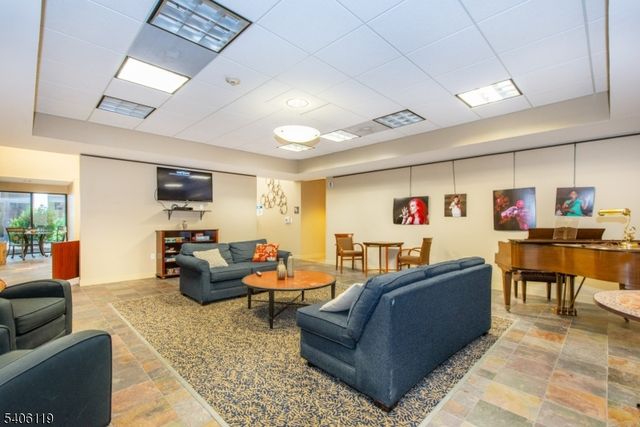 9 Cerone Ct, West Orange Twp., NJ 07052