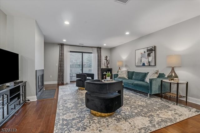 9 Cerone Ct, West Orange Twp., NJ 07052