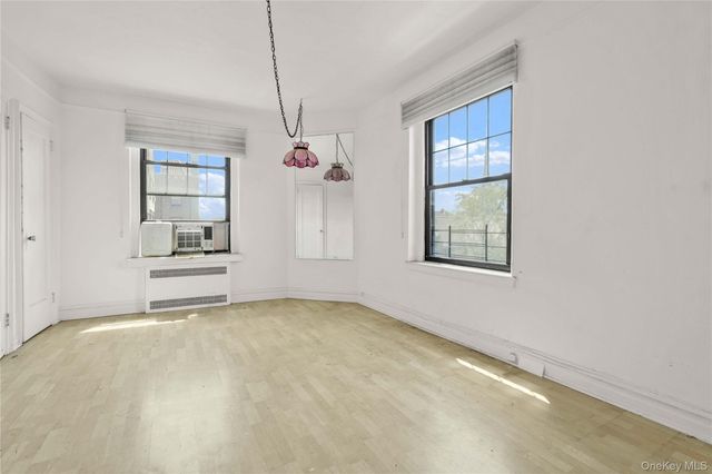 109-14 Ascan Avenue 5A, Forest Hills, NY 11375