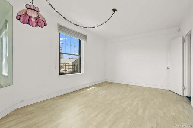 109-14 Ascan Avenue 5A, Forest Hills, NY 11375
