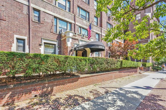 109-14 Ascan Avenue 5A, Forest Hills, NY 11375
