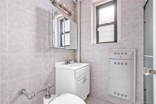 109-14 Ascan Avenue 5A, Forest Hills, NY 11375