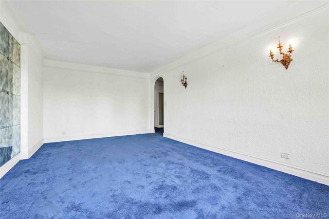 109-14 Ascan Avenue 5A, Forest Hills, NY 11375