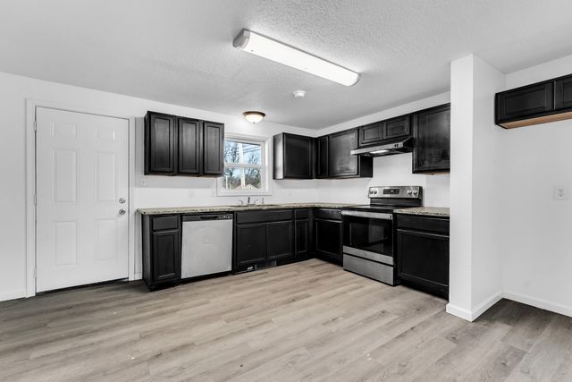 939 N Brown Avenue, Springfield, MO 65802