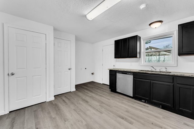 939 N Brown Avenue, Springfield, MO 65802