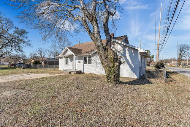 939 N Brown Avenue, Springfield, MO 65802