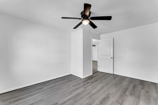 939 N Brown Avenue, Springfield, MO 65802