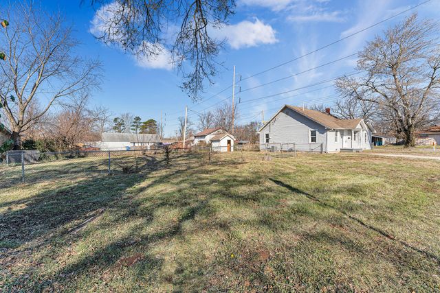 939 N Brown Avenue, Springfield, MO 65802