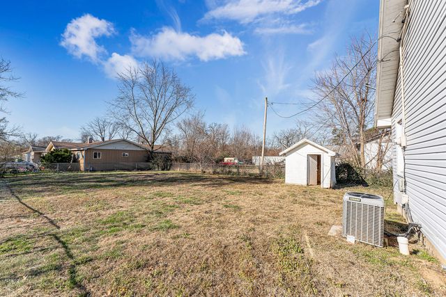 939 N Brown Avenue, Springfield, MO 65802