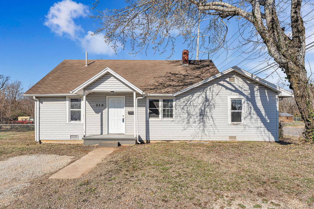 939 N Brown Avenue, Springfield, MO 65802