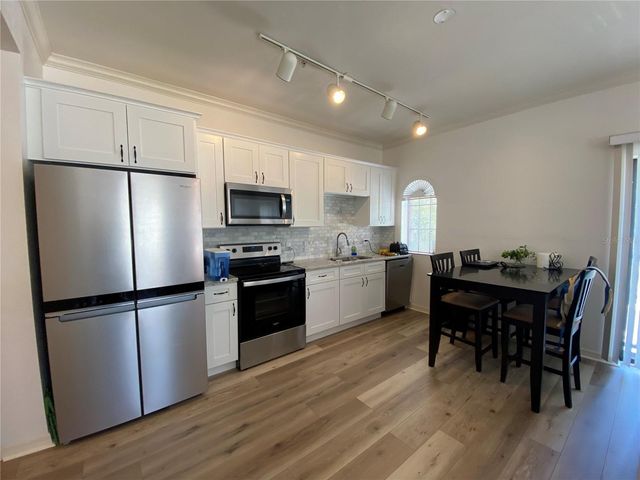 20 SW 6TH STREET 203, Gainesville, FL 32601