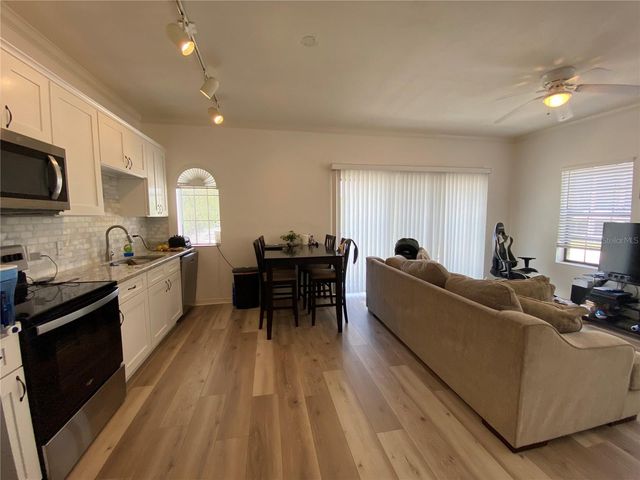 20 SW 6TH STREET 203, Gainesville, FL 32601