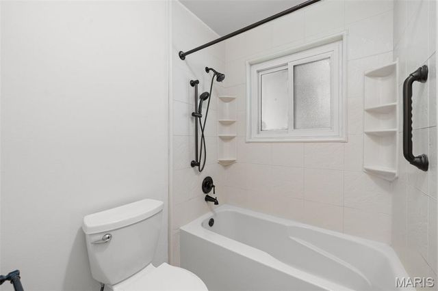 1220 Forest Trails Court, Fenton, MO 63026