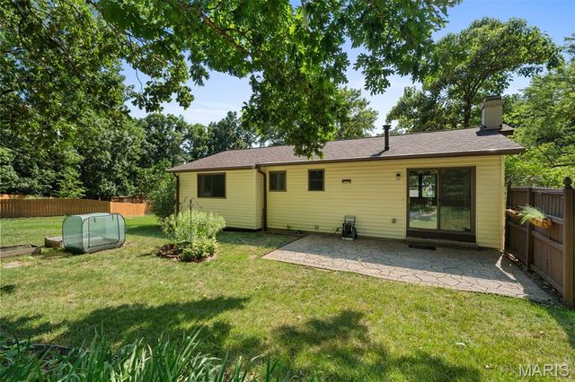 1220 Forest Trails Court, Fenton, MO 63026