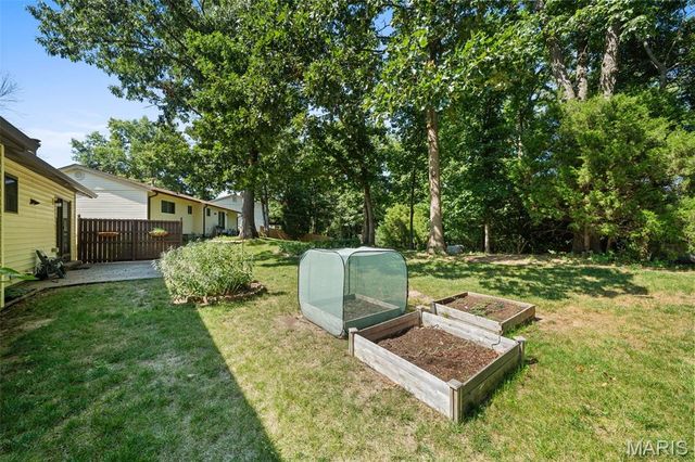 1220 Forest Trails Court, Fenton, MO 63026