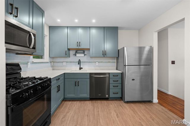 1220 Forest Trails Court, Fenton, MO 63026