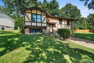 1220 Forest Trails Court, Fenton, MO 63026