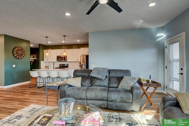 11961 S 113 Avenue, Papillion, NE 68046