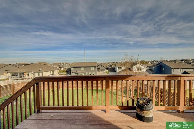 11961 S 113 Avenue, Papillion, NE 68046