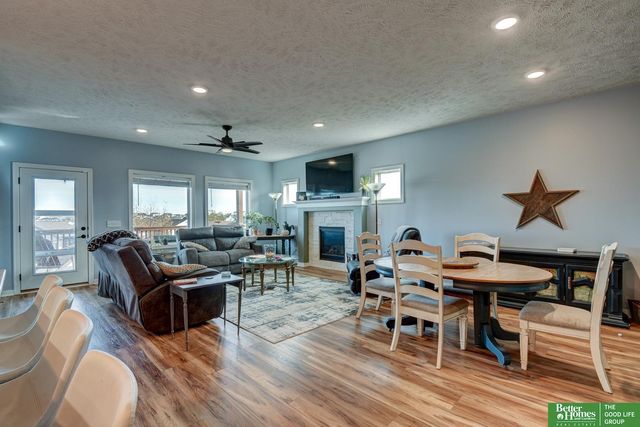 11961 S 113 Avenue, Papillion, NE 68046