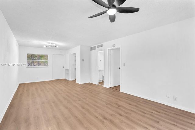 4101 NW 26th St 158, Lauderhill, FL 33313